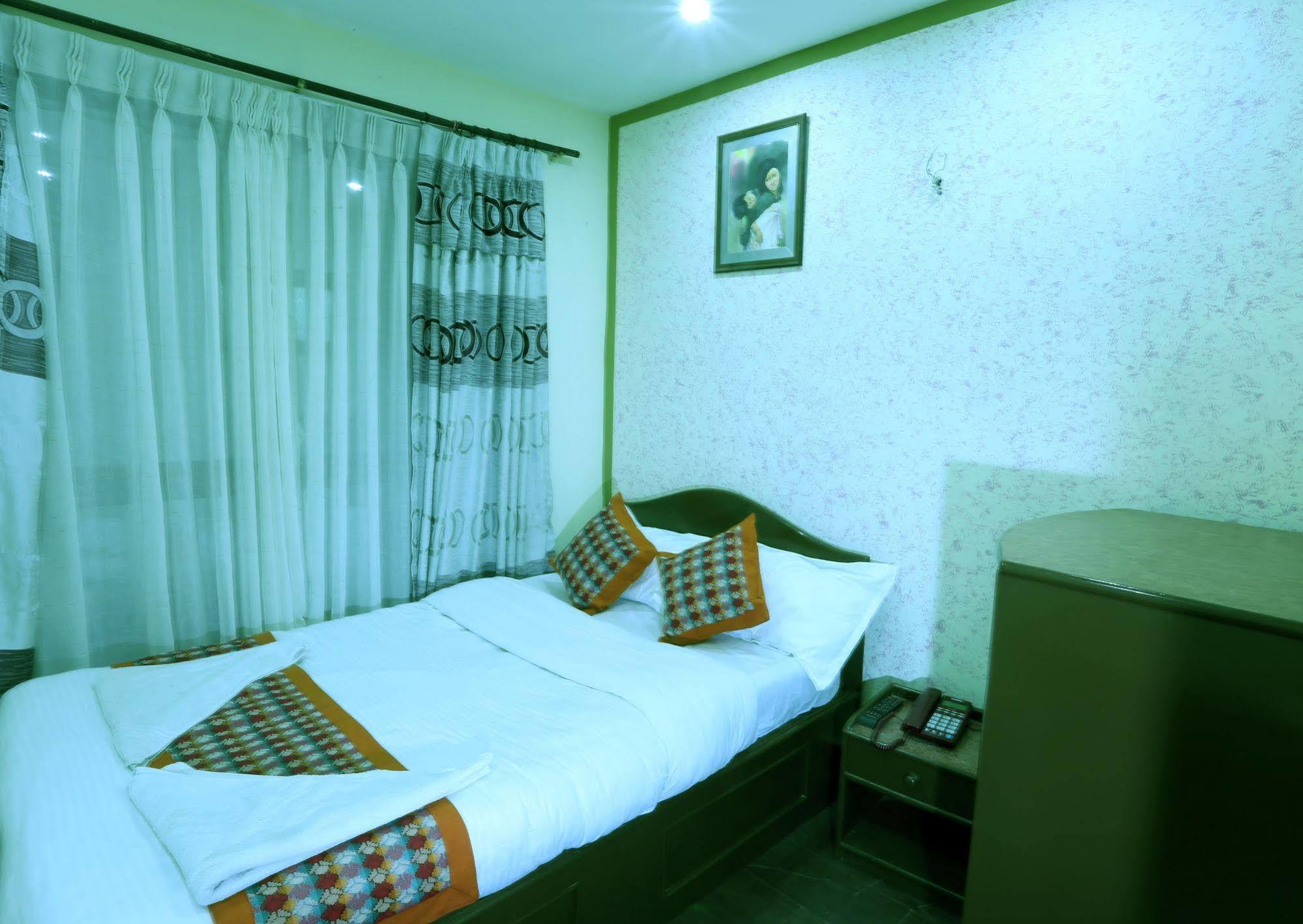 Oyo 153 Aster Hotel Nepal Катманду Экстерьер фото